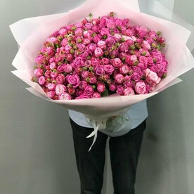 Букет из 29 кустовых роз