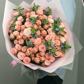 Букет из 29 кустовых роз