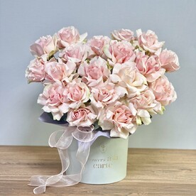 Шляпная коробка с французскими розами