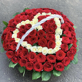 Корзина 101 роза сердце