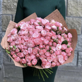 Пионовидные розы бомбастик