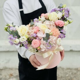 Микс цветов в шляпной коробке