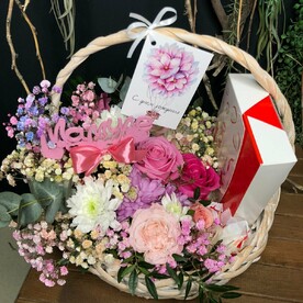 Корзина с цветами и конфетами🌸