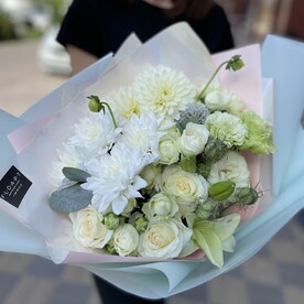 Букет с георгинами и розами🌸