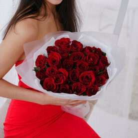 ХИТ!!! Красные розы в стильном оформлении