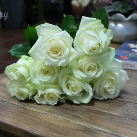 Белые розы🌸