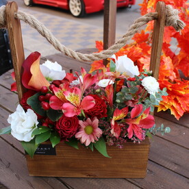 Композиция в ящике