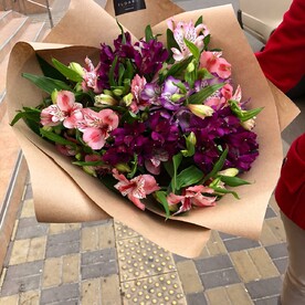 Букет с альстромерией🌸