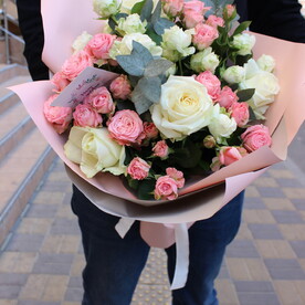 Букет с кустовыми розами🌸