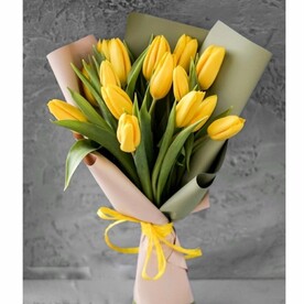 Желтые тюльпаны🌸
