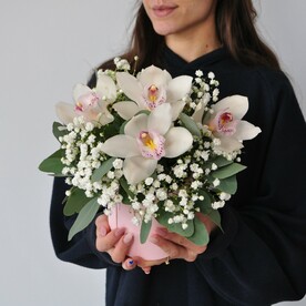 Букет с орхидеей в коробке