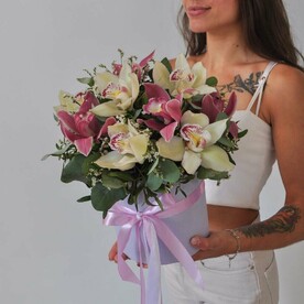 Орхидеи в шляпной коробке