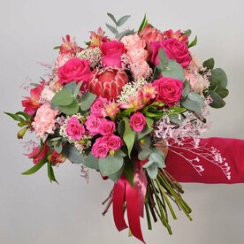 Африканские розы (Протея) в роскошном букете