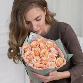 🧡 Букет из 15 пионовидных роз Эквадор (Е020)