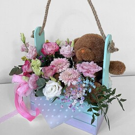 Цветы с мишкой