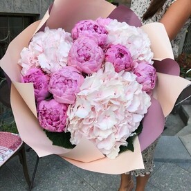 Букет пионов