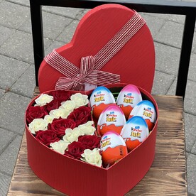 Коробочка с киндерами