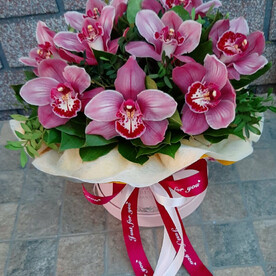 Коробочка из орхидей