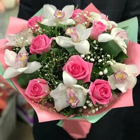 Букет из орхидей и Роз