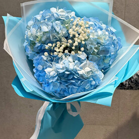 Букет из голубых гортензии