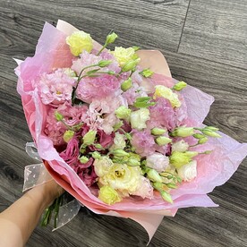 15 лизиантусов