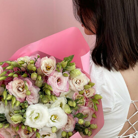 Букет из 23 Эустом