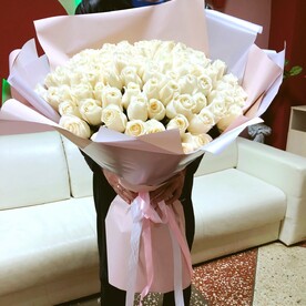 101 Роза в нежном оформлении