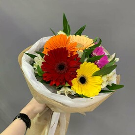 БУКЕТ ИЗ ГЕРБЕР И АЛЬСТРОМЕРИЙ