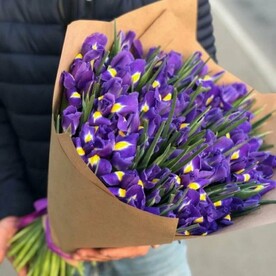 51 синий ирис в крафте