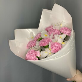 Ирисы Белые и диантусы