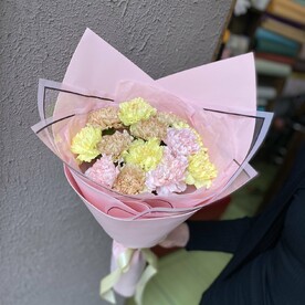 Букет нежных гвоздик