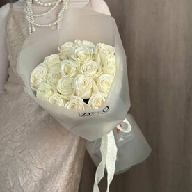 Букет из 17 белых роз