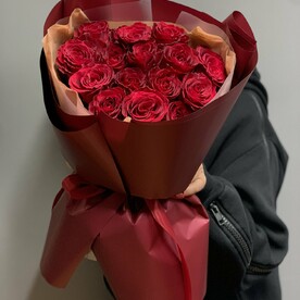 Букет из 15 красных роз