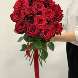 15 импортных крупных высоких  роз
