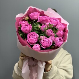 Букет кустовых пионов роз «Мисти баблс»