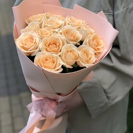 Букет из 15 персиковых роз