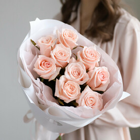 Нежно-розовые розы в нежном оформлении (9 шт)