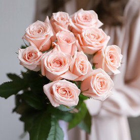 Розовые розы в ленту (Россия, 11 шт)