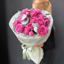 Букет из кустовых пионовидных роз "Мисти Баблс"