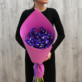 Букет из 15 ирисов