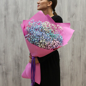 Букет из радужной гипсофилы