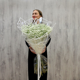 Букет из белоснежной гипсофилы