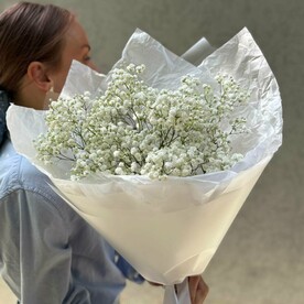 Букет из белоснежной гипсофилы