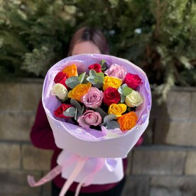 Монобукет «Радужный день» с розами