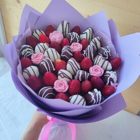 Клубничный букет микс