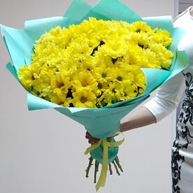 Облако желтых хризантем