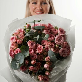 Букет кустовых роз