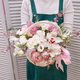 Корзина  цветов "Вам на радость !"