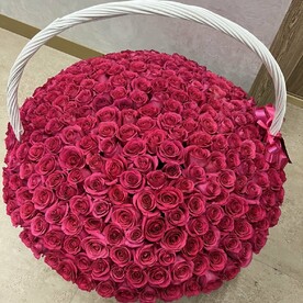Шикарная Корзина из Роз «Мечта»