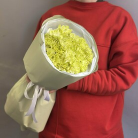 Букет с фисташковыми гвоздиками